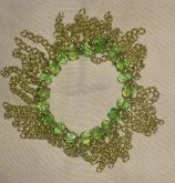 Pulseira em pedras e correntes